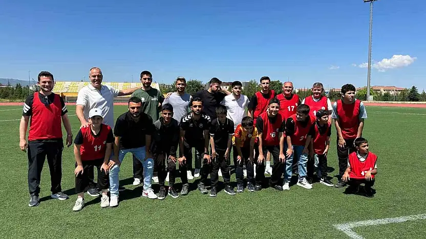 Erciyes Üniversitesi'nde anlamlı dostluk turnuvası
