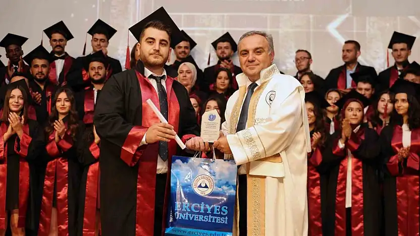 ERÜ Veteriner Fakültesi yeni mezunlarını verdi