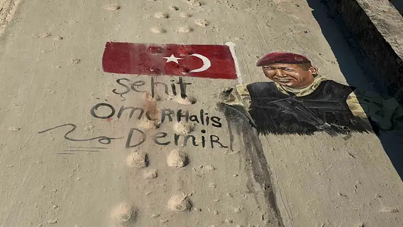 Filistinli sanatçılar, Şehit Ömer Halisdemir'i duvara çizdikleri resimle andı