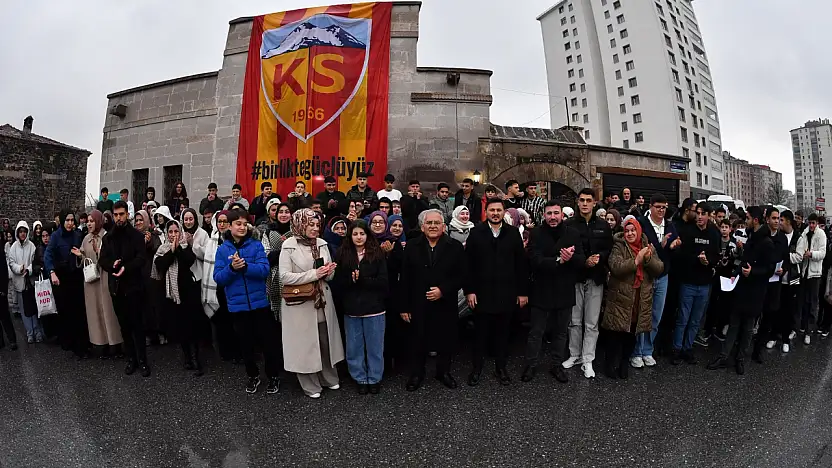 Gazze yürüyüşü için Kayseri'den 12 otobüs hareket etti