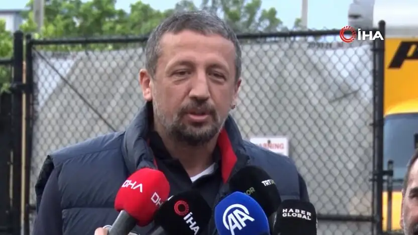 Hidayet Türkoğlu, A Milli Futbol Takımı'nın antrenmanını ziyaret etti