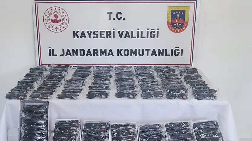 Kargo yolu ile 3 milyon TL'lik kaçak gözlüğe jandarma operasyonu