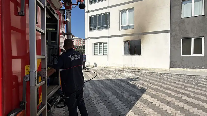Kayseri'de 12 katlı binanın görevli dairesinde yangın