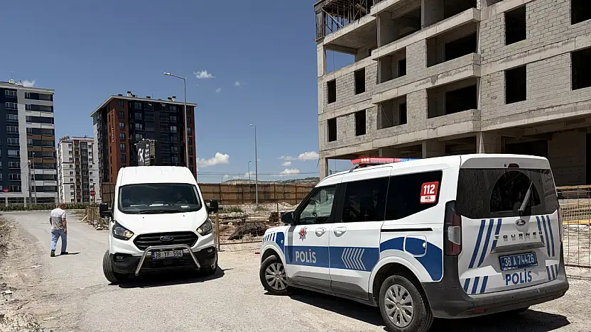 Kayseri'de inşaatın 4. katından düşen işçi ağır yaralandı