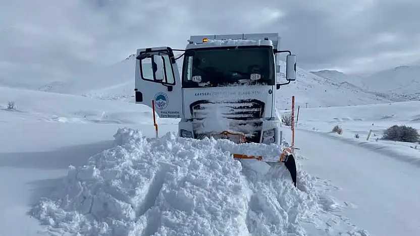 Kayseri'de kapanan 333 mahalle yolu ulaşıma açıldı
