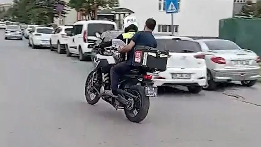 Kayseri'de polis ekipleri YKS'ye geç kalan adayların imdadına yetişti