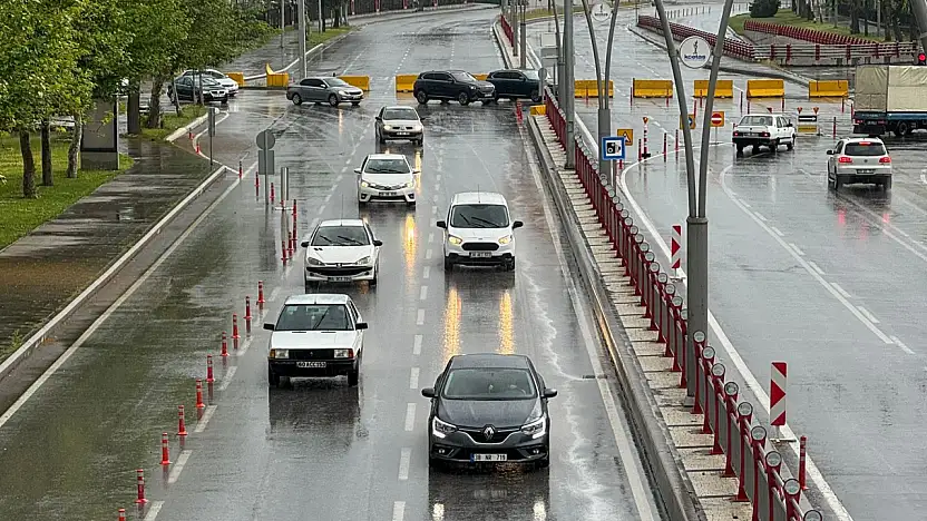 Kayseri'de sağanak yağış etkili oldu