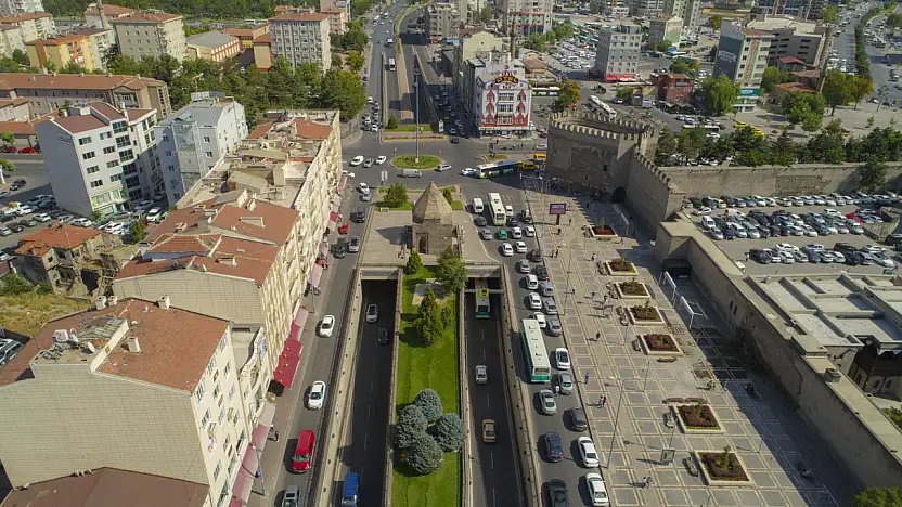 Kayseri Kalesi'nin tarihi bekçisi Yoğunburç asırlardır ayakta