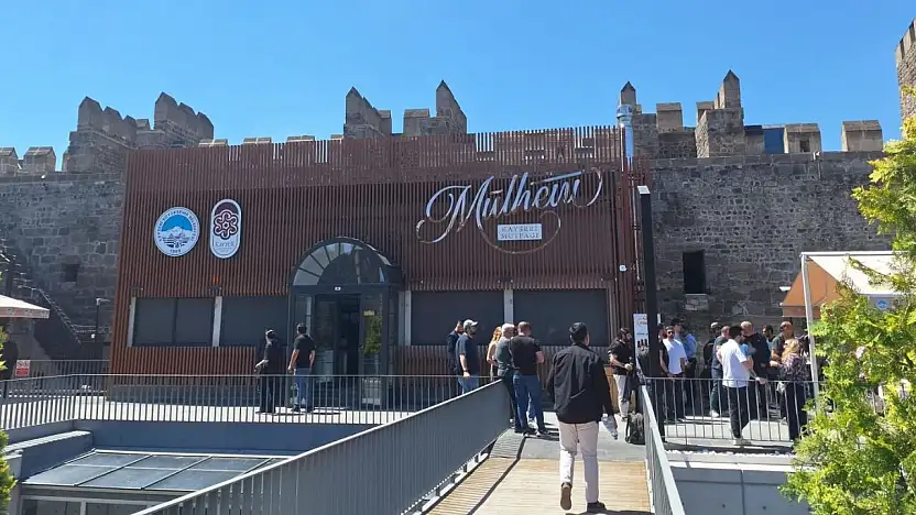 Kayseri'nin tescilli lezzetleri kale içinde sofraya taşındı