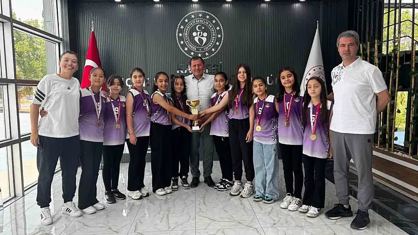 Kayseri şampiyonu sporculardan İl Müdürü Kabakcı'ya ziyaret