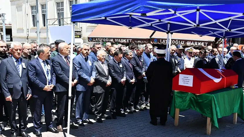 Kayseri Vali Yardımcısı Şenol Esmer, memleketi Trabzon'da son yolcuğuna uğurlandı