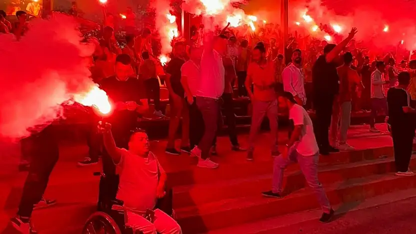 Kayserispor'da 60'ıncı yıl coşkusu: Taraftarlar tesisleri doldurdu