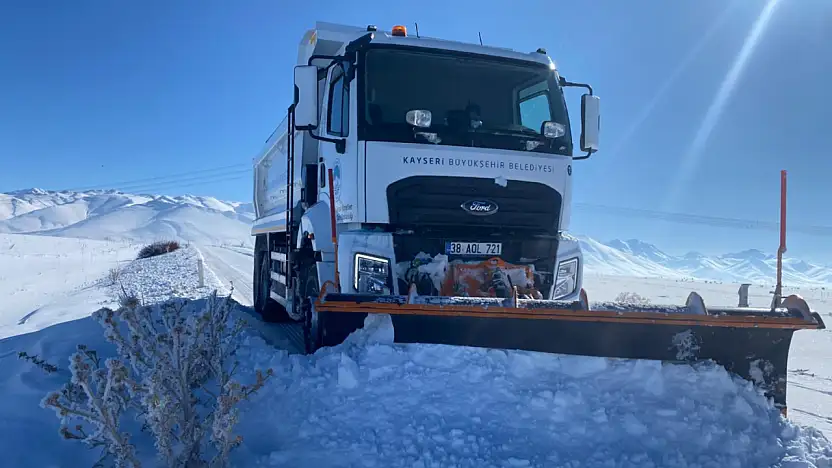 Kırsalda kapalı yol kalmadı: 266 mahalle yolunu ulaşıma açıldı