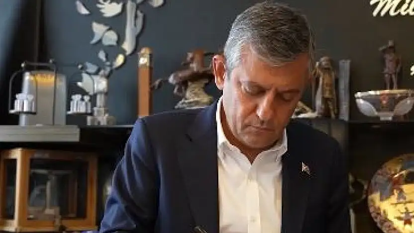 Özgür Özel CHP'den istifa etti