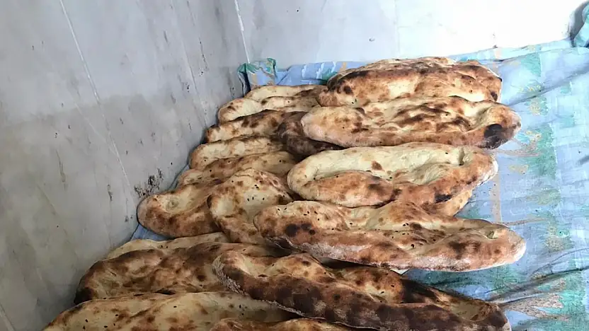 Saraycık'ta köy ekmeği geleneği sürüyor