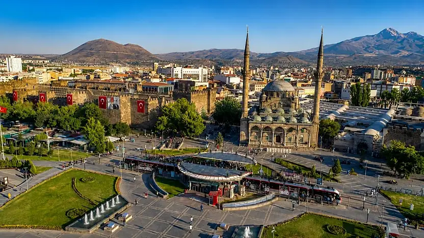 Taşın hafızası: Kayseri her köşesinde tarihi yaşatıyor