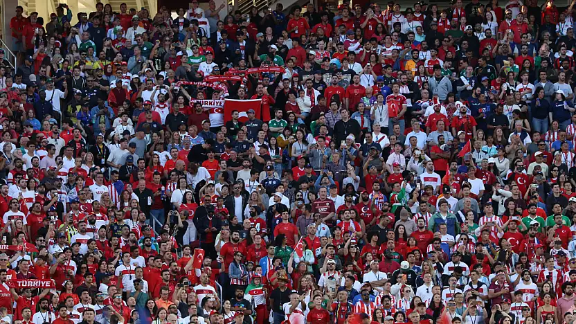 Türkiye - Paraguay maçını 68 bin 827 taraftar takip etti
