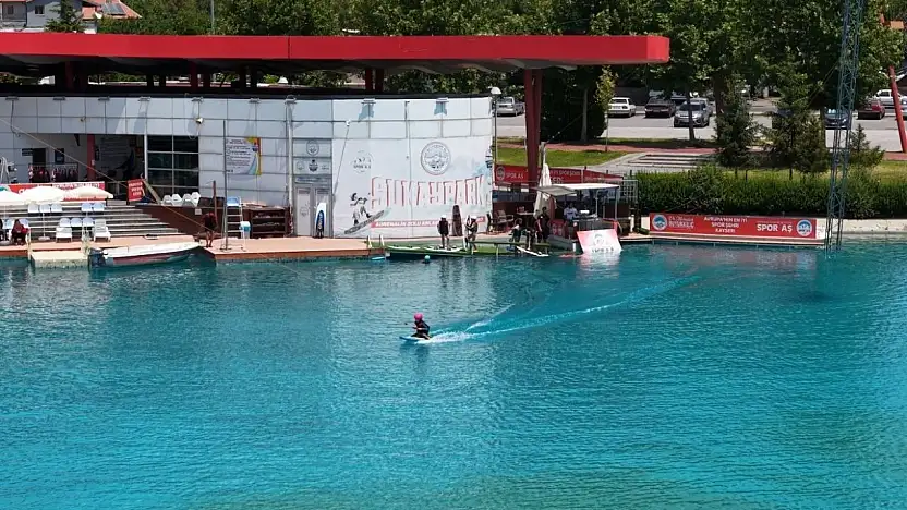 Yaz Spor Okulları'nda 10 bin 500 çocuk sporla buluştu