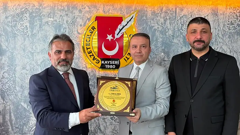 Yıldıray Çiçek'ten Erciyes Medya Ödülleri'ne övgü: Kayseri ve Türk medyası açısından önemli