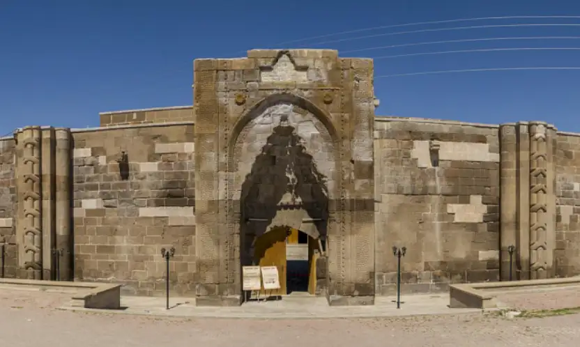 793 yıllık Selçuklu eseri: Sultanhanı Kervansarayı
