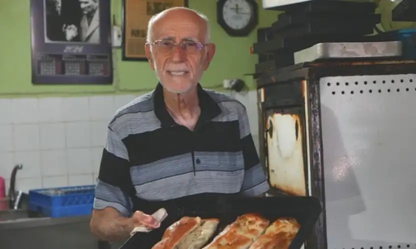 81 yaşında, 69 yıldır aynı tezgahın başında