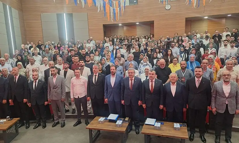 AK Parti Melikgazi'de Danışma Meclisi Toplantısında birlik ve istikrar vurgusu yapıldı