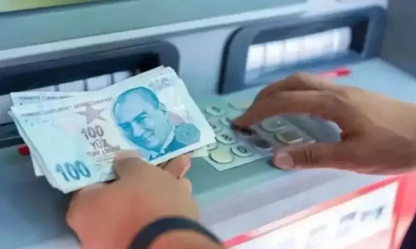 ATM'den para çekenler dikkat! En sık yapılan hatalar hesabınızı riske atabilir