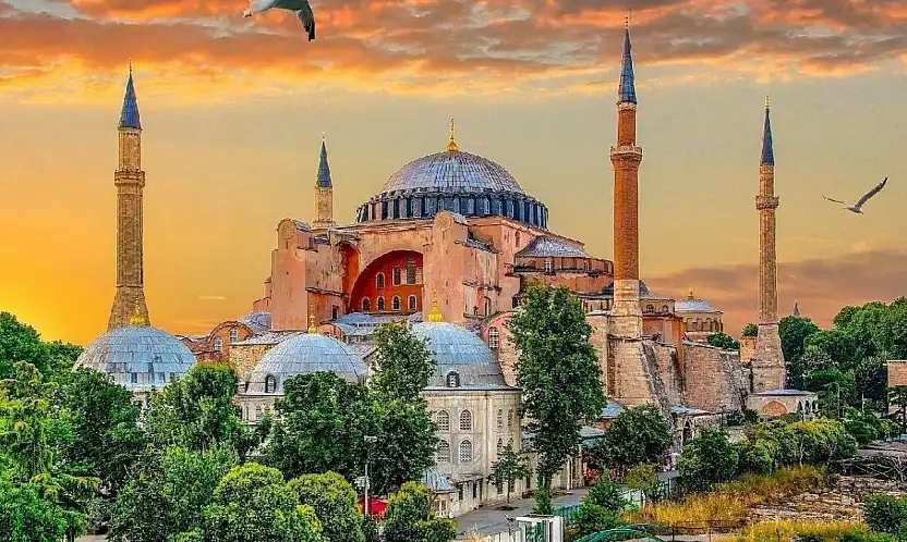 Ayasofya'nın imparatorluklardan günümüze uzanan büyük dönüşümü