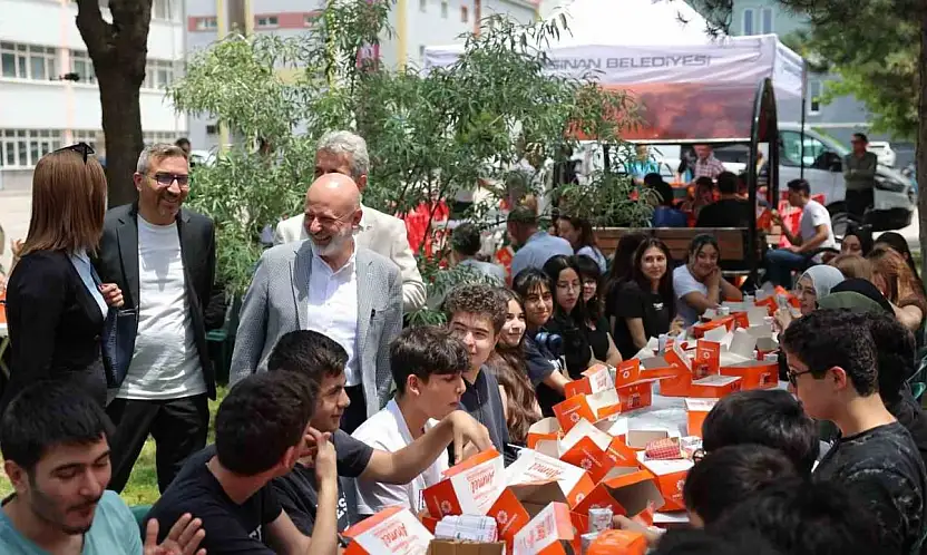 Başkan Çolakbayrakdar: Gençlerimizin hayallerine dokunan projeler üretmeye devam edeceğiz