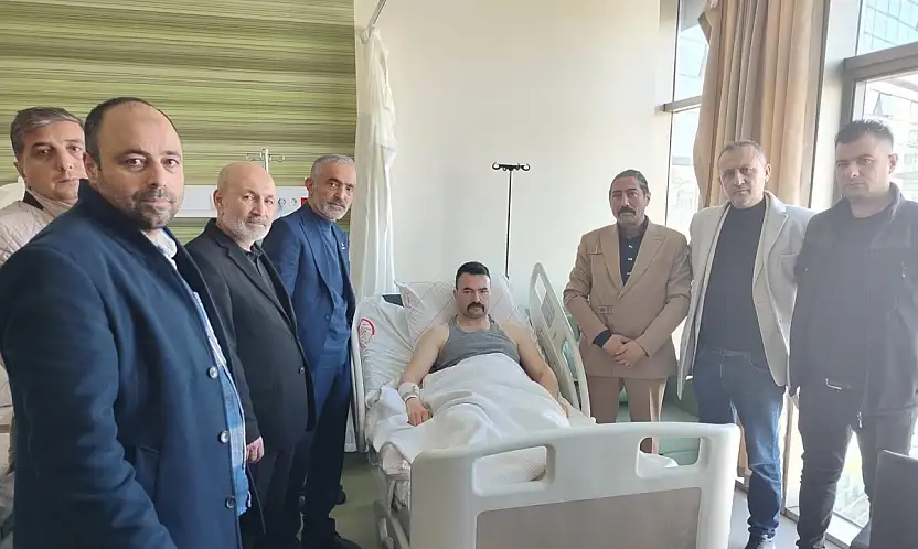 Başkan Özocak'tan yaralı özel harekat polisine moral ziyareti