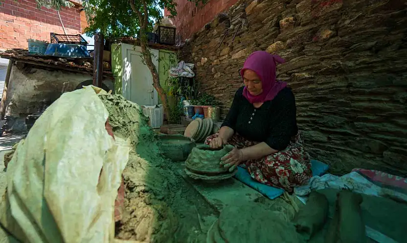 Binlerce yıllık gelenek çömlek üretimi kadın emeğiyle yaşatılıyor