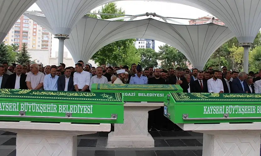 Bisikletten düşerek hayatını kaybeden Mustafa Tümgüç toprağa verildi