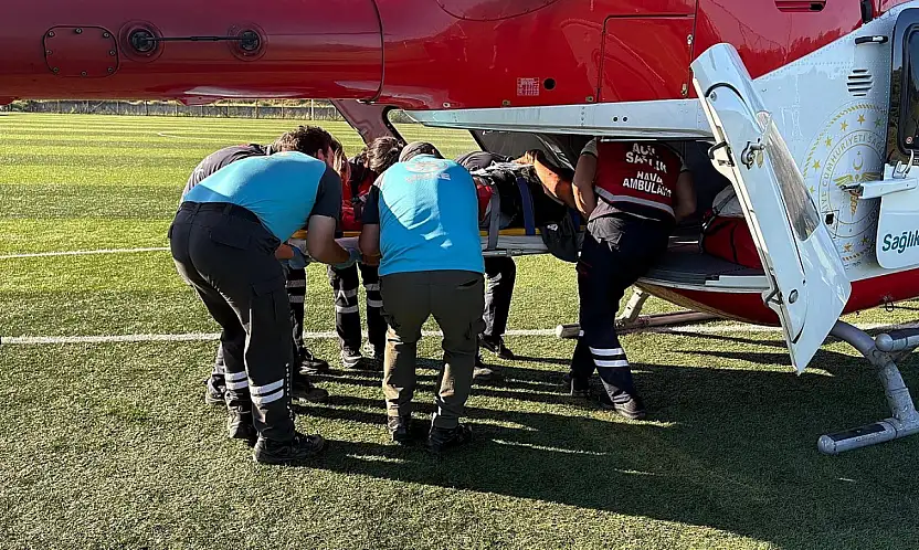 Yamaç paraşütü kayalıklara çarptı: 1'i çocuk 2 kişi yaralandı
