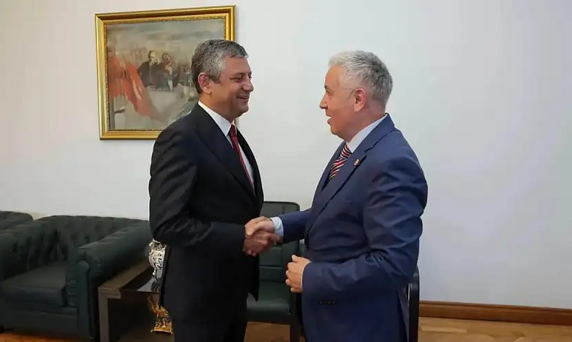 Çetin Arık'tan Özgür Özel'e destek mesajı