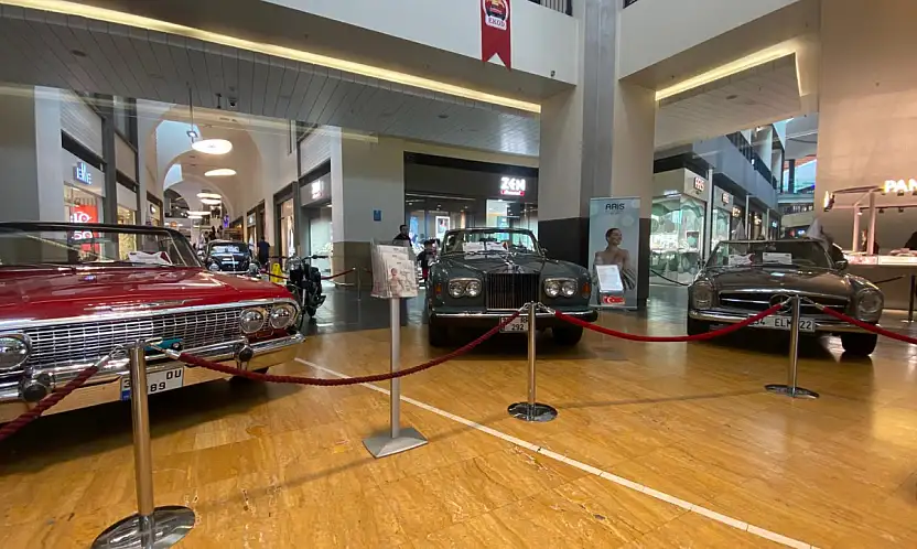 Erciyes Klasik Otomobilciler Derneği'nden klasik otomobil sergisi