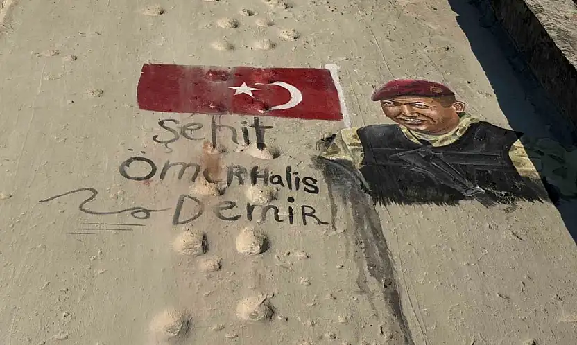 Filistinli sanatçılar, Şehit Ömer Halisdemir'i duvara çizdikleri resimle andı