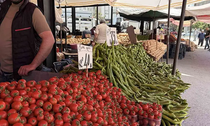 Kayseri'de havalar ısındı pazarda fiyatlar düştü