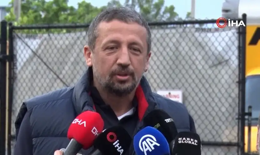 Hidayet Türkoğlu, A Milli Futbol Takımı'nın antrenmanını ziyaret etti