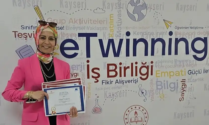 Hilal öğretmen geliştirdiği eTwinning projeleri ile öğrencilerin yüzünü güldürdü