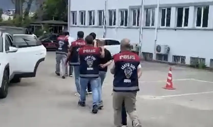 İş ve burs vaadiyle hesap avına çıkan şebekeye film gibi operasyon