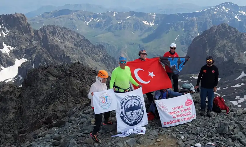 Kaçkar ve Verçenik zirvelerine 2026'nın ilk imzası Kayseri'den geldi