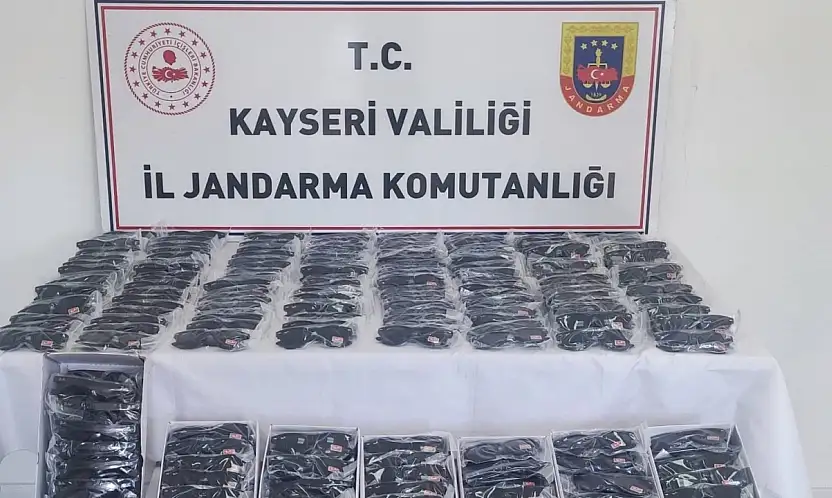Kargo yolu ile 3 milyon TL'lik kaçak gözlüğe jandarma operasyonu