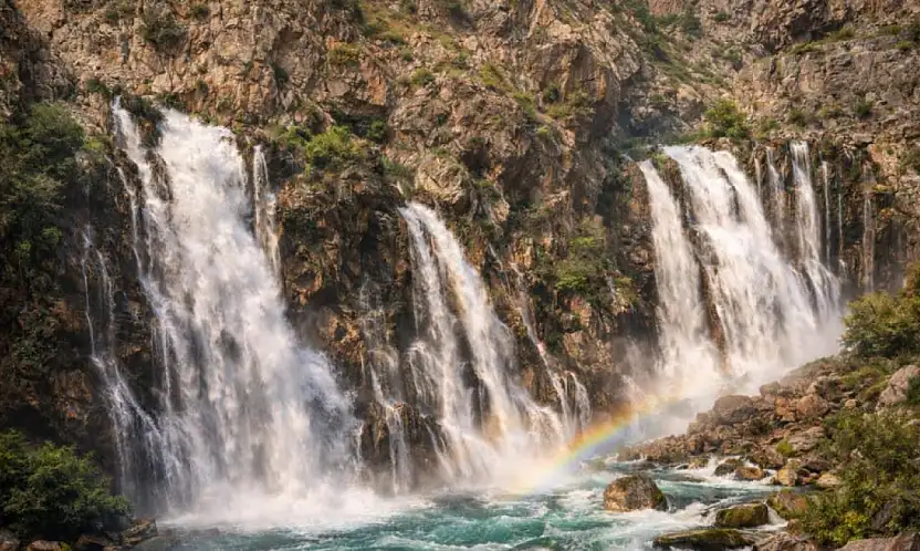 Kayseri'de doğanın zirvesi Aladağlar Milli Parkı macera tutkunlarını bekliyor