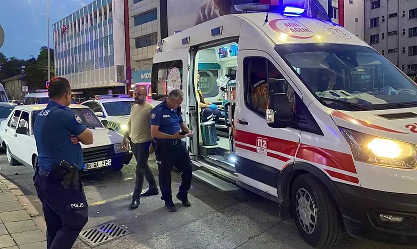 Kayseri'de kız meselesi yüzünden bıçakla yaralanan genç, esnafa sığındı