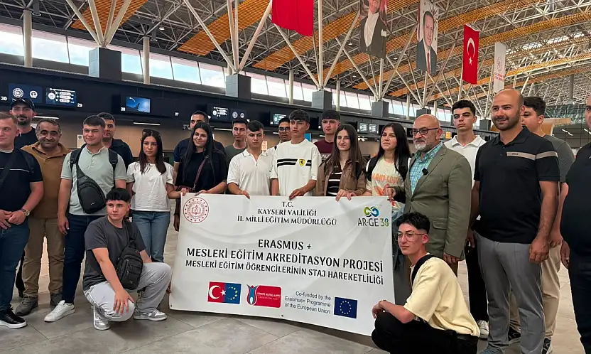 Kayseri'den 17 öğrenci Erasmus+ stajı için Almanya'ya gitti