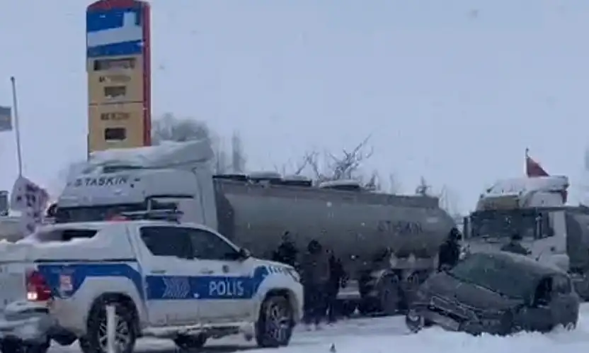 Kayseri-Kahramanmaraş yolu tipi nedeniyle ulaşıma kapandı