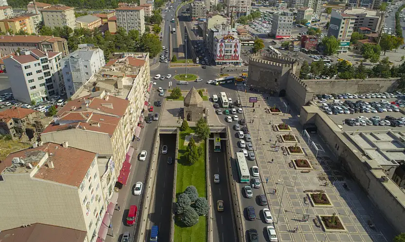 Kayseri Kalesi'nin tarihi bekçisi Yoğunburç asırlardır ayakta