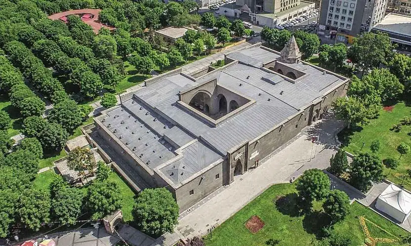 Kayseri Selçuklu Uygarlığı müzesi geçmişin izlerini geleceğe taşıyor