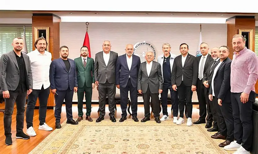 Kayserispor yönetiminden Başkan Büyükkılıç'a ziyaret