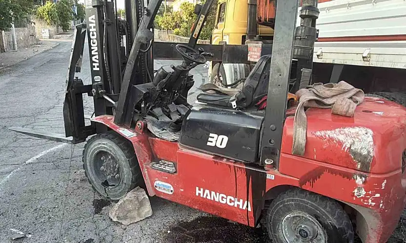 Kayseri'de kontrolden çıkan forklift yan yattı: 1 yaralı